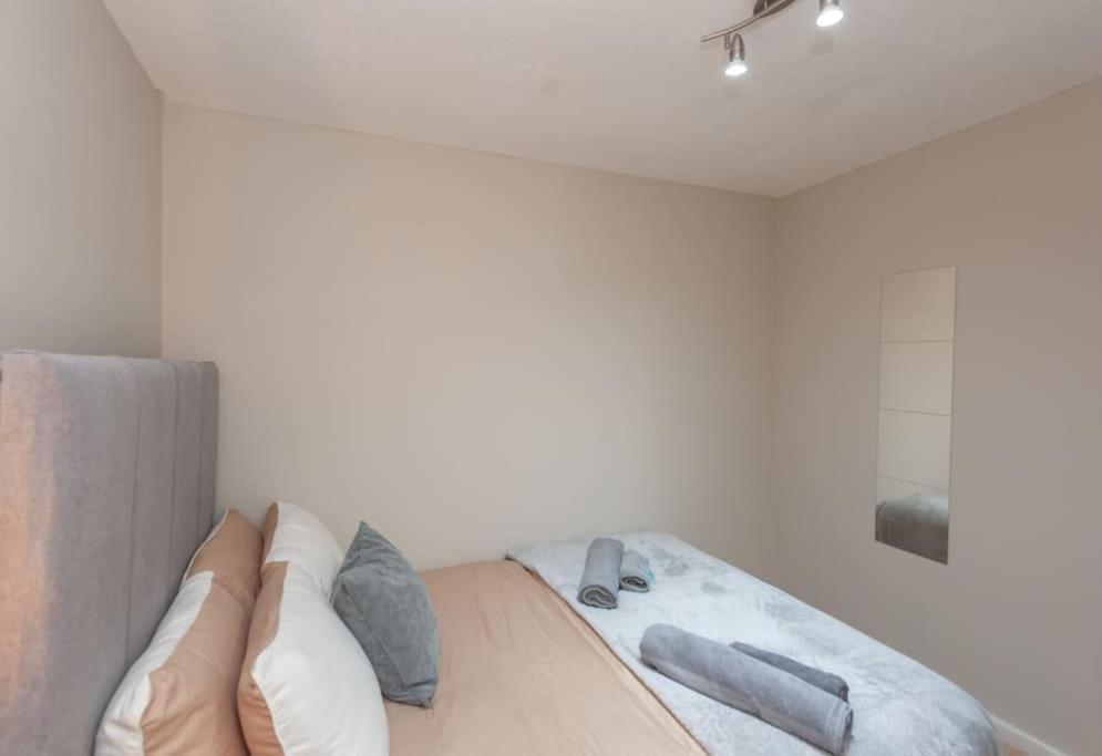 לידס Leed City Centre - Armley Wortley מראה חיצוני תמונה